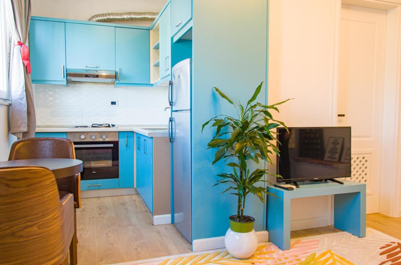Bright Apartment Close To City Center Tirana Buitenkant foto