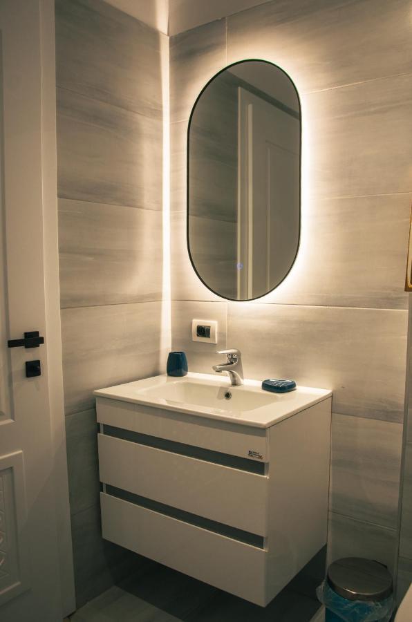 Bright Apartment Close To City Center Tirana Buitenkant foto